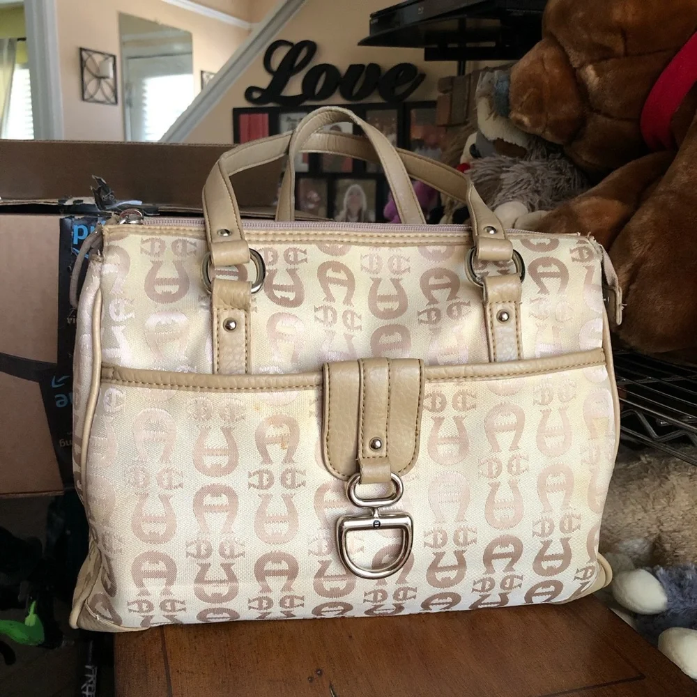 -‎ ETIENNE AIGNER  Tan Handbags Purse OS